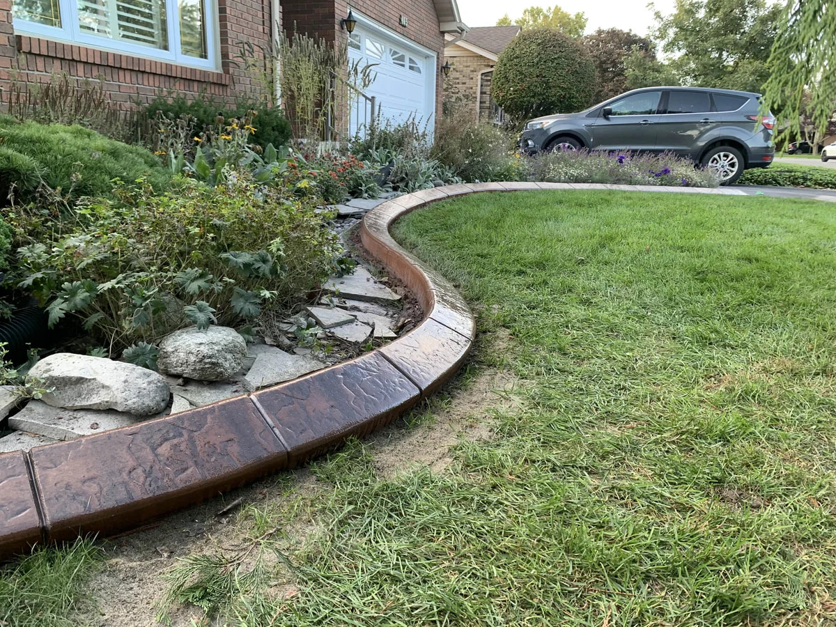 Modern Landscape Border