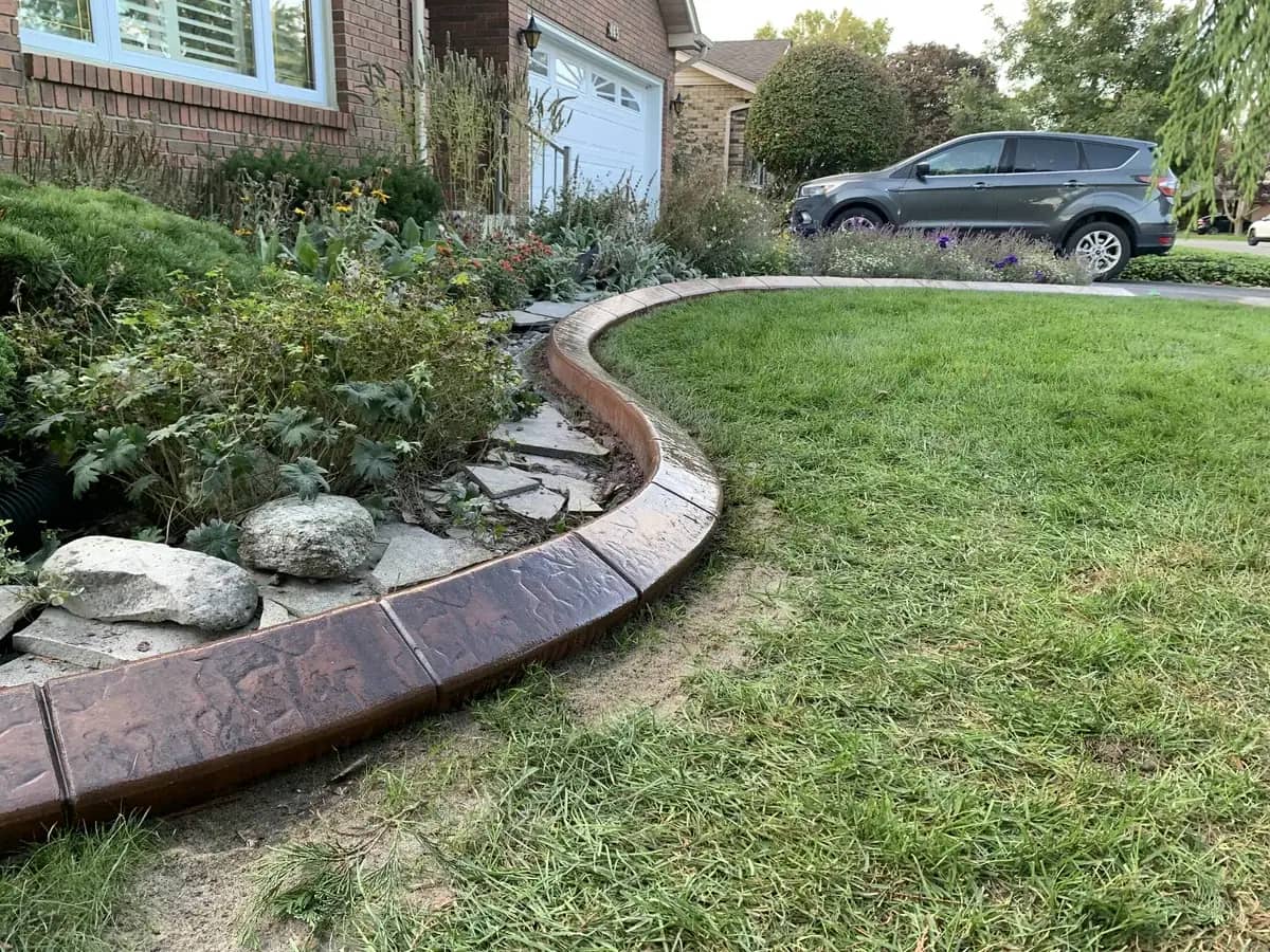 Modern Landscape Border